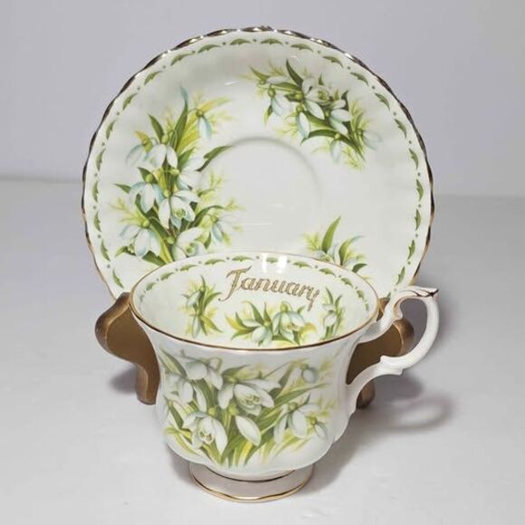 Royal Albert January Teacup and Saucer Snowdrops - Picture 8 of 8